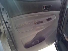 2015 TOYOTA TACOMA, GRAY, CREW CAB, 4.0L, AT. 4WD.  Z25243